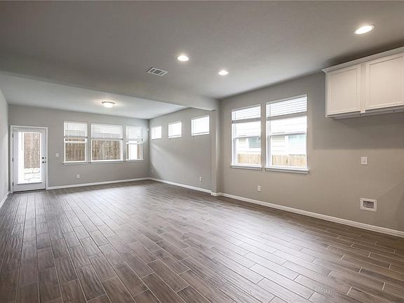 3rd image of 229 Michaelis Dr