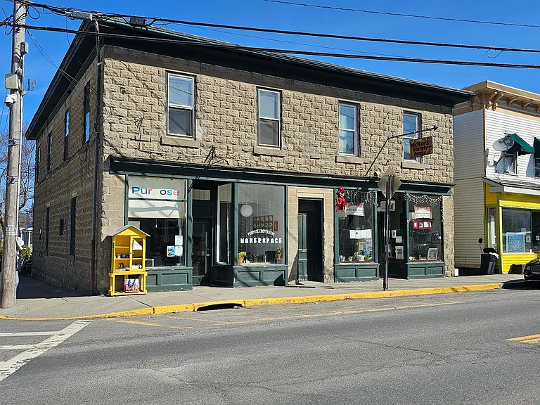 100 Main St #5 — Photo 1
