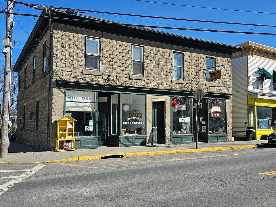 100 Main St #5