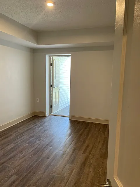 3 bed, 750 sqft, $2,500 — Photo 3