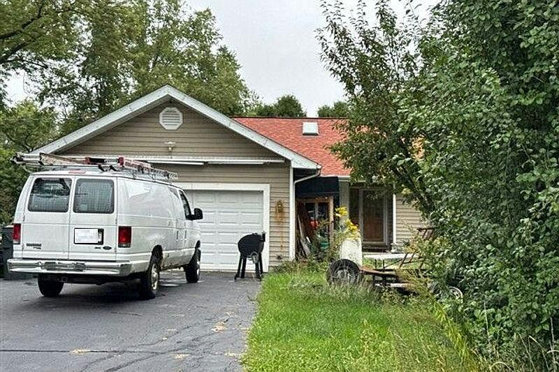 1st image of 26034 W Lotus Rd