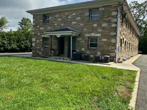 564 Grand Ave APT 8