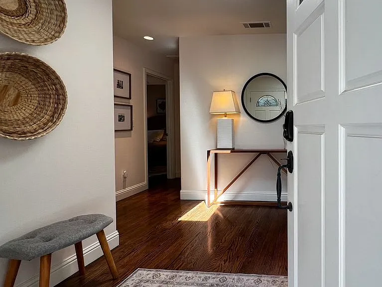 1022 Berry Ln — Photo 4