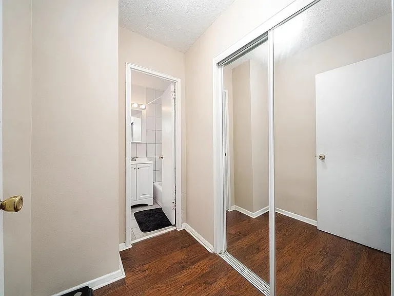 225 Saint Paul Ave #9B — Photo 10
