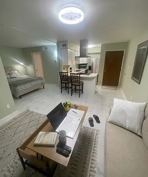 3131 W Cochise Dr — Photo 3