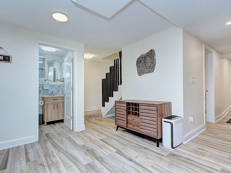 709 Baldwin Ave #B — Photo 8