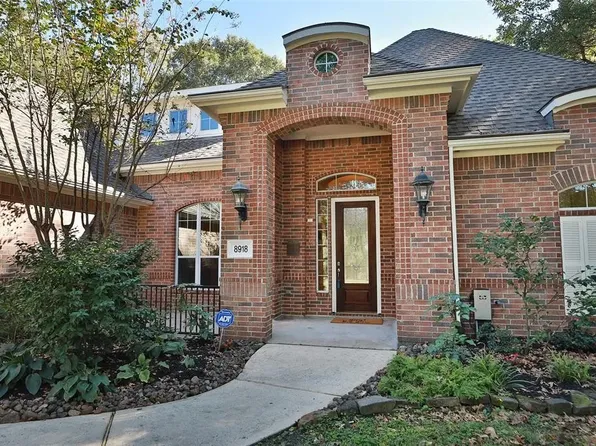 8918 Summerdale Ln, Conroe, TX 77302