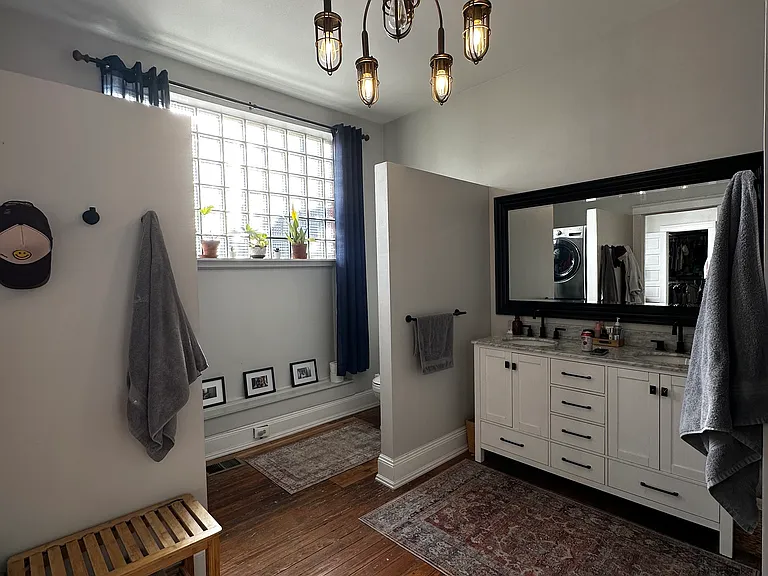 1104 Russell St #1 — Photo 8