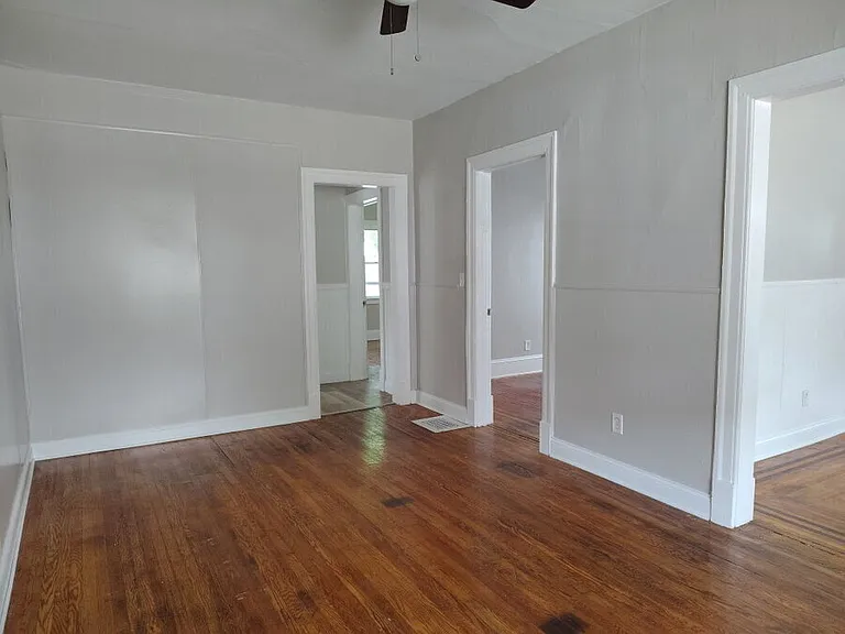 1334 W 89th St #1 — Photo 3