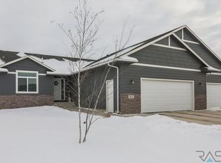 312 Thelma Ave, Harrisburg, SD 57032