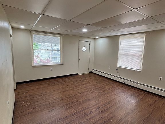 3rd image of 100 E Bennett St #2