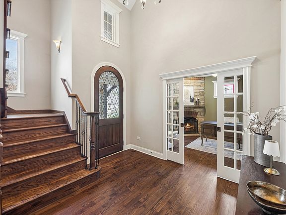 5th image of 369 W Grove St