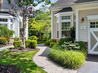 43 Applause Dr, Eastport, NY 11941