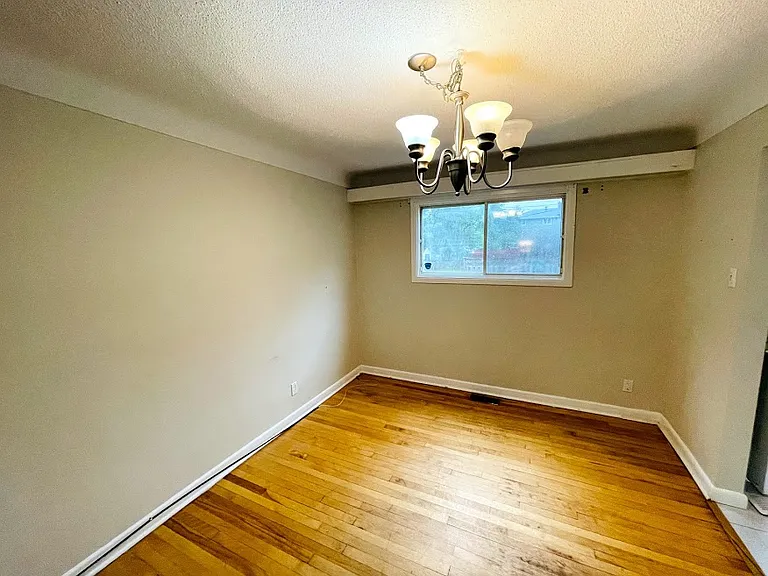 706 Hastings Ave — Photo 6