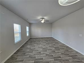 5th image of 647 Skye Dr
