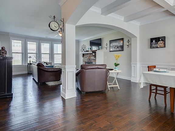 4th image of 1510 Driftwood Ln