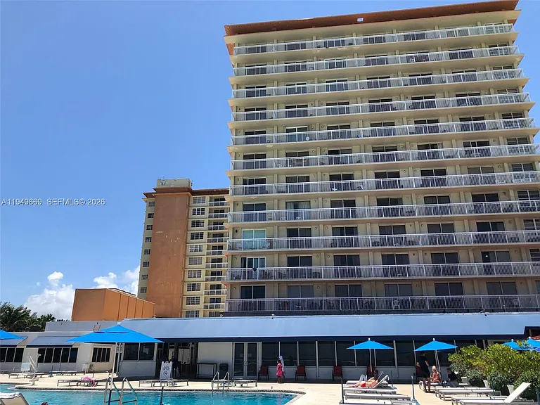 19201 Collins Ave #823 — Photo 27