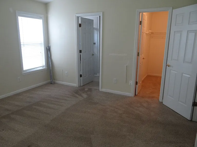 2528 Oriole Dr — Photo 8