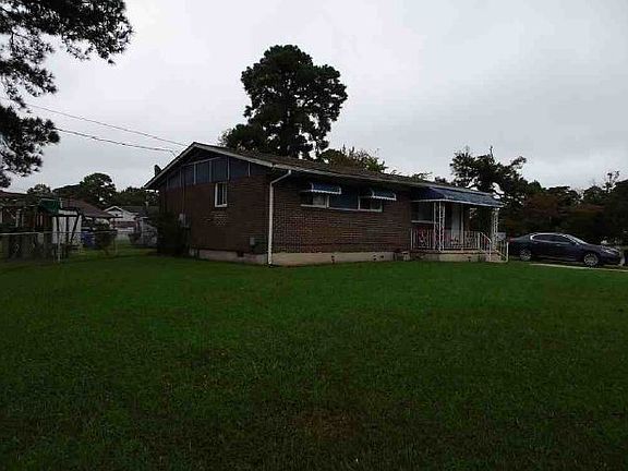 3rd image of 1501 Cavalier Blvd