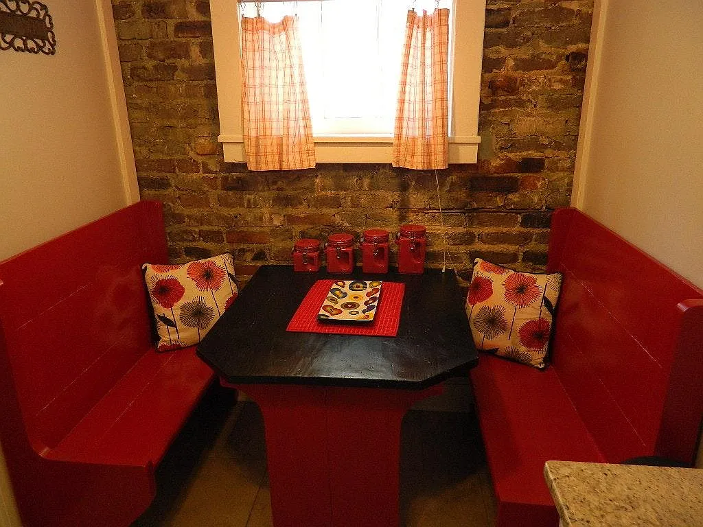 210 E State Street — Photo 4