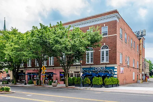 2415 Main St Photo 1