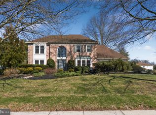 680 Long Acre Ln, Yardley, PA 19067