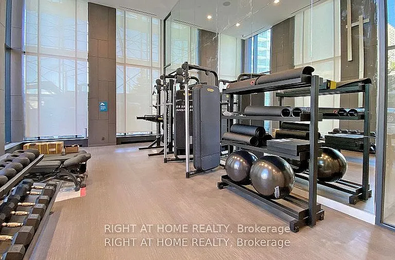 15 Holmes Ave #409 — Photo 11