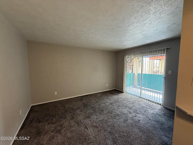1620 N Wilmot Rd #D271 — Photo 3