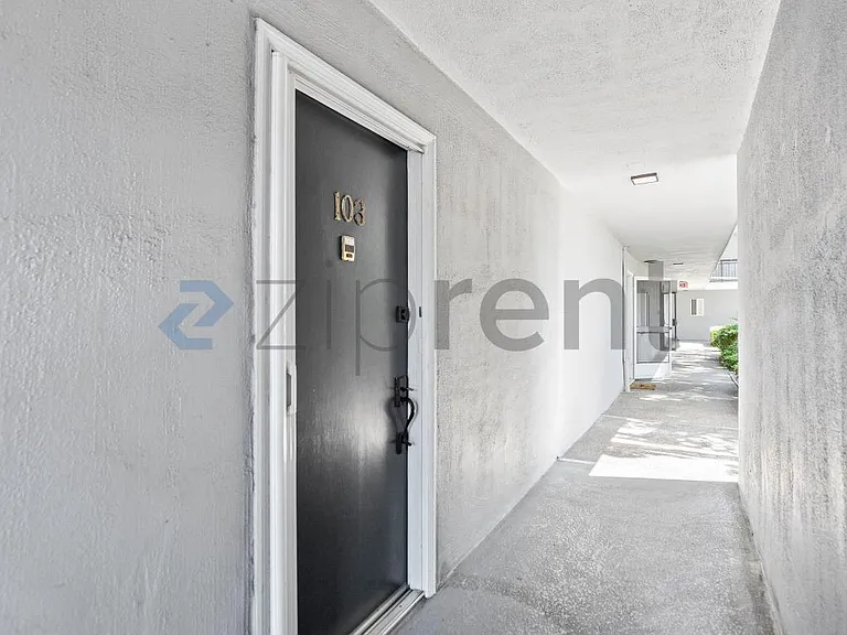 183 Del Medio Ave #103 — Photo 3