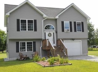 191 Meadow Ln, Highgate Center, VT 05459