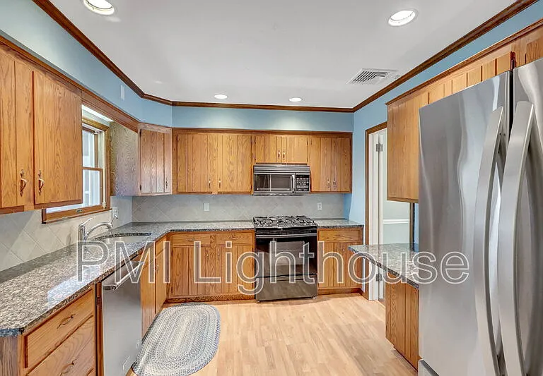37 Margaret Blvd — Photo 11