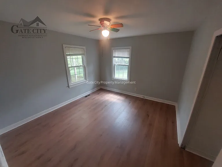 1218 Guyer St — Photo 7