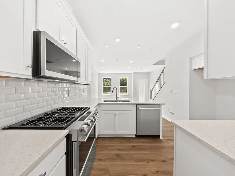 500 Willow St #505 — Photo 11