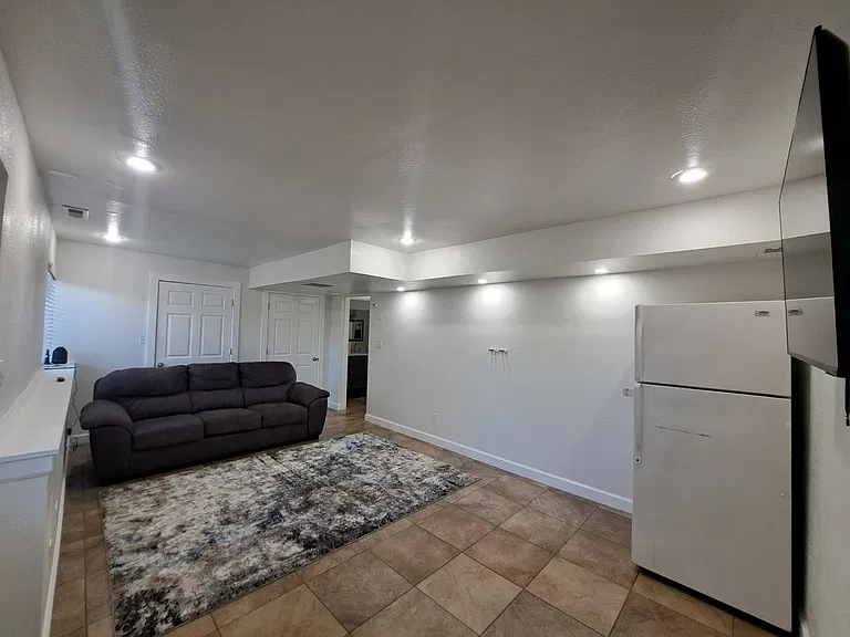1492 W Parkside Dr #1 — Photo 7