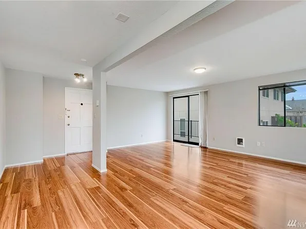 2637 NW 63rd St APT 3, Seattle, WA 98107