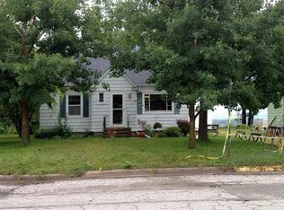 519 S Oak St, La Crescent, MN 55947