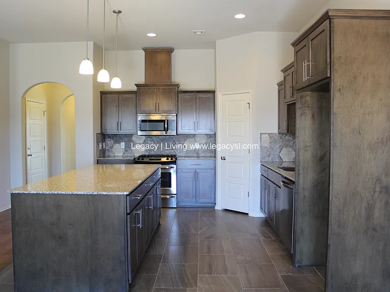 14734 S Urbana Ave — Photo 12