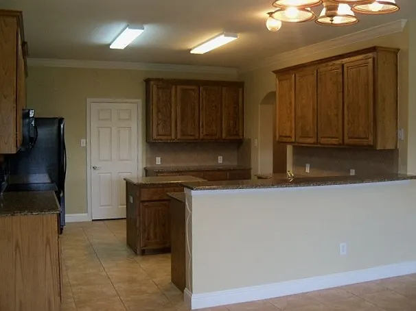 1009 Atlanta Dr — Photo 2