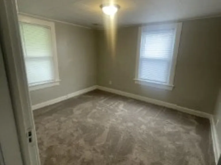 987 Hazel Ave — Photo 10