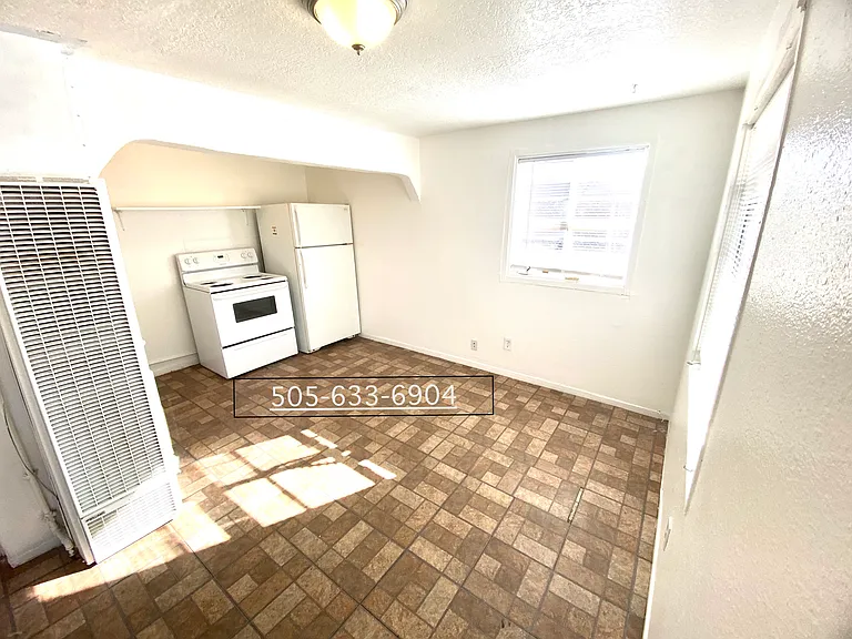 1/2 Vermont St SE — Photo 3