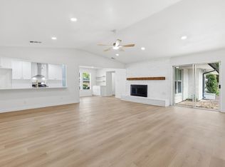 5940 Hunters View Ln, Dallas, TX 75232