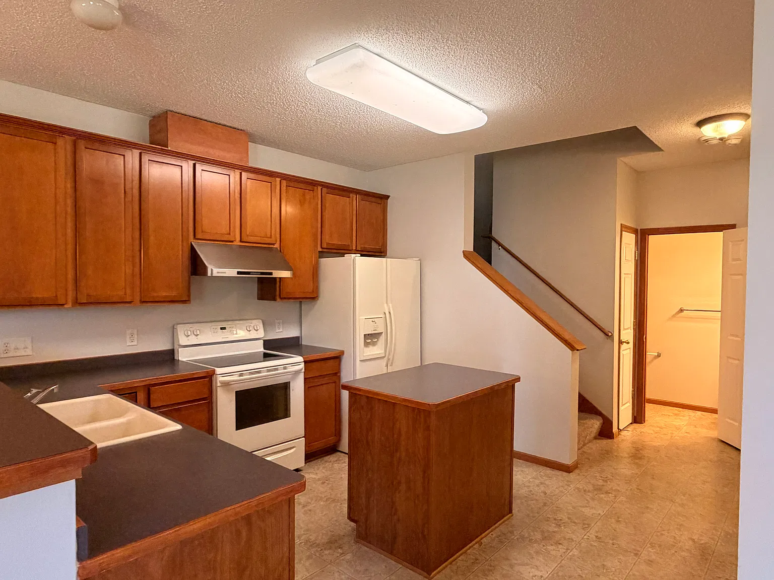 3 bed, 1561 sqft, $2,250 — Photo 4