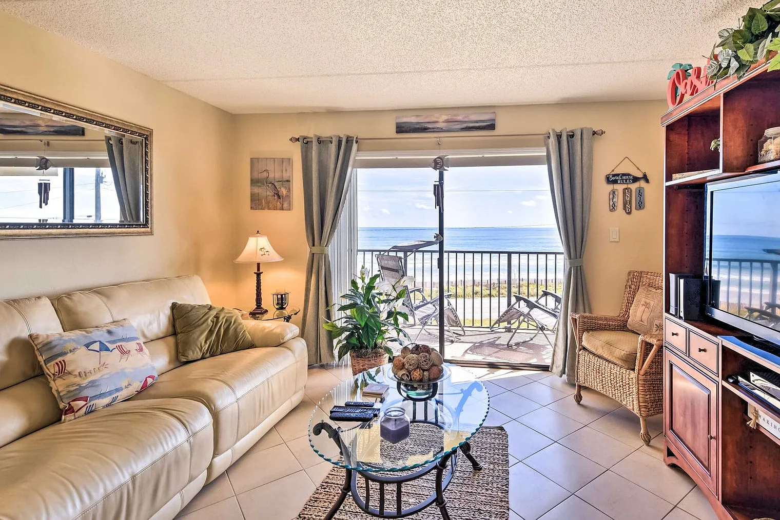 2 bed, 2.0 bath, 893 sqft, $3,355 — Photo 4