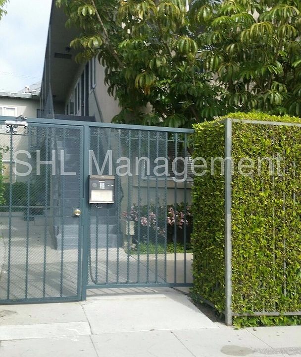 1st image of 11857 Jefferson Blvd