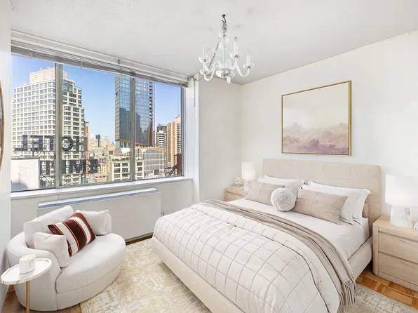 61 West 62nd Street 19C image 3 of 6
