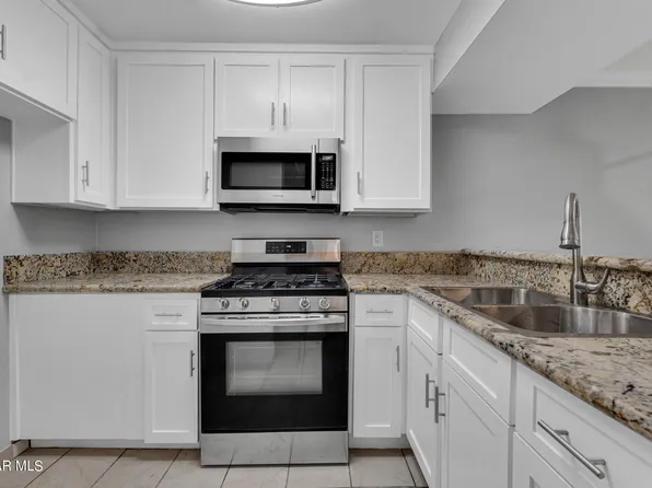 5325 Newcastle Ave Unit 111, Encino, CA 91316