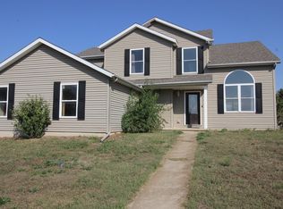 901 Brighton Ave, Mackinaw, IL 61755