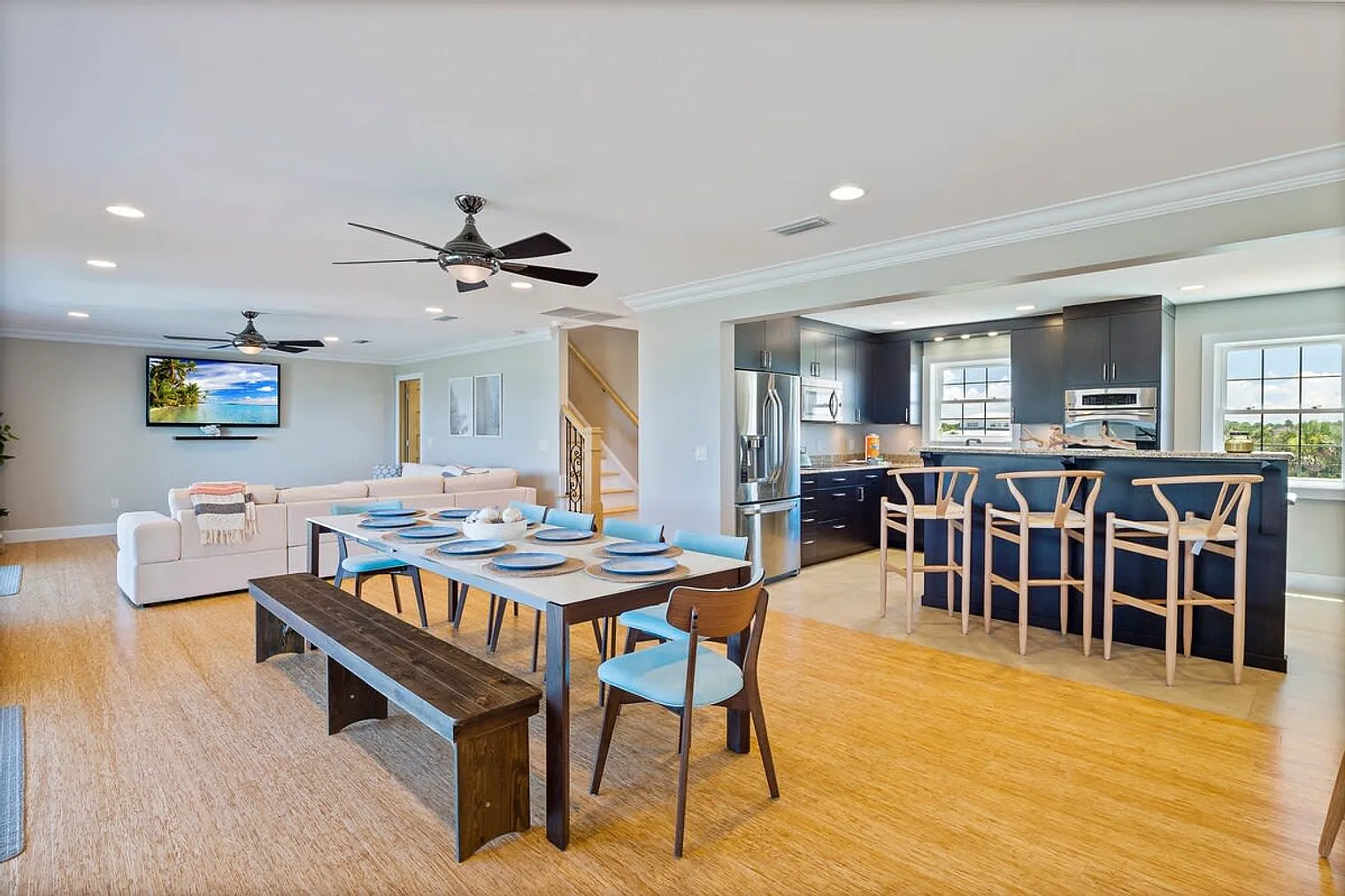 4 bed, 4.0 bath, 3993 sqft, $13,857 — Photo 3