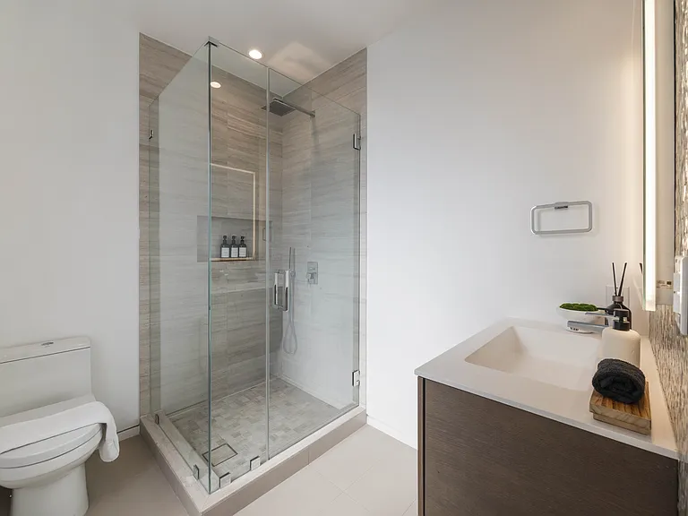 462 N Croft Ave — Photo 49