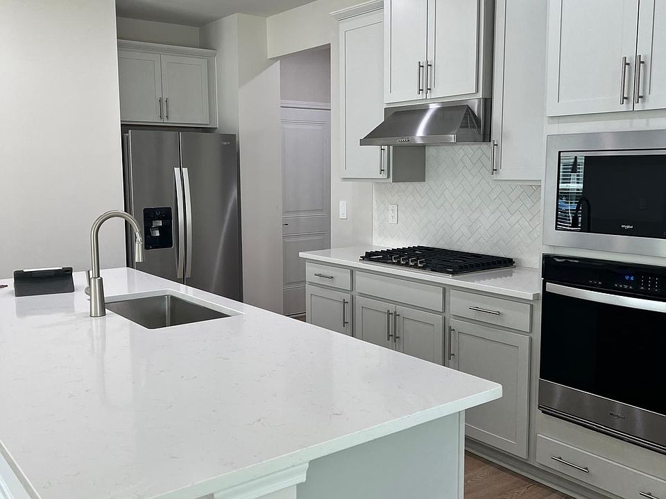 1st image of 799 Red River Dr